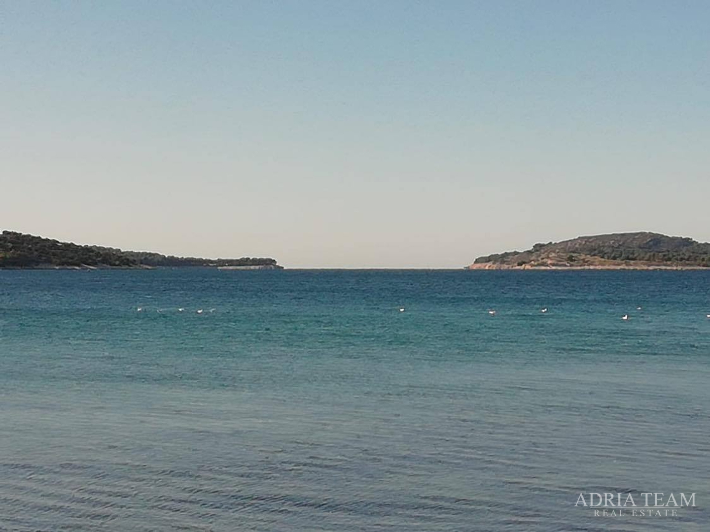 LUKSUZNI APARTMANI NA SAMOJ PLAŽI