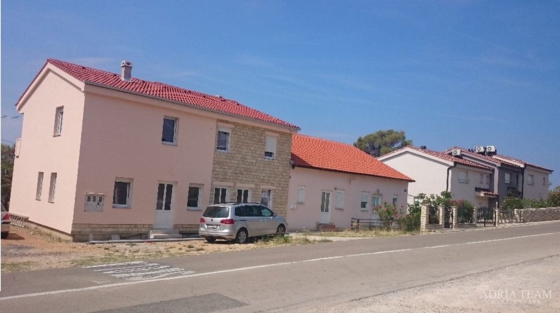 DVIJE APARTMANSKE KUĆE NA PRODAJU, OTOK RAB – BARBAT