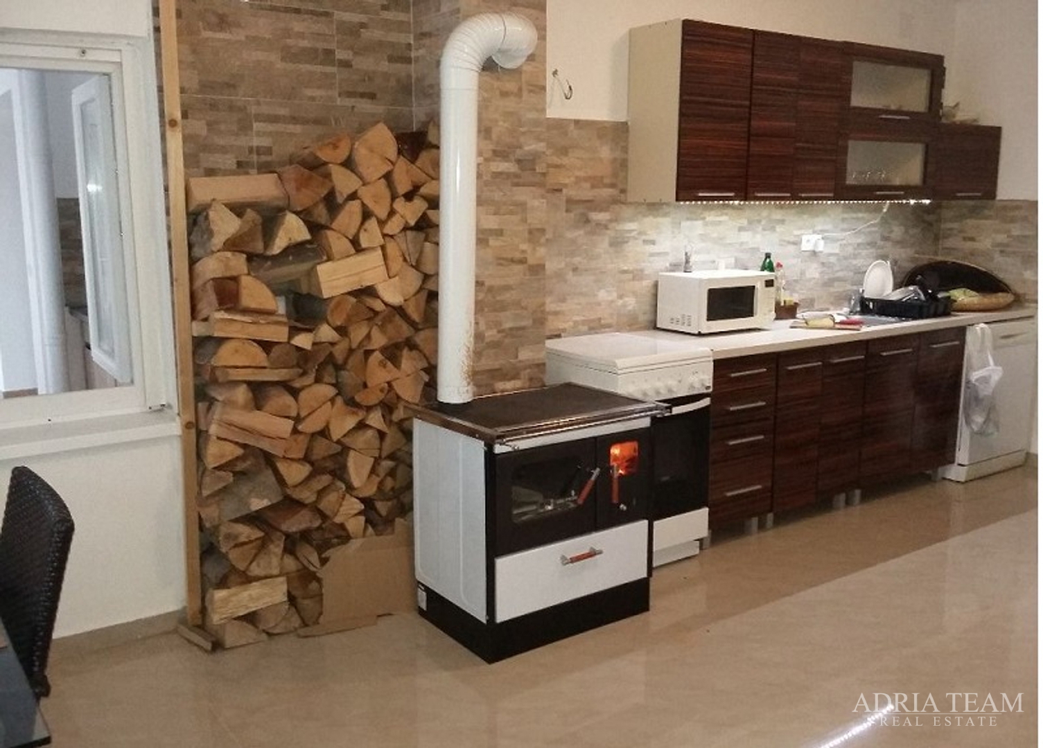 DVIJE APARTMANSKE KUĆE NA PRODAJU, OTOK RAB – BARBAT