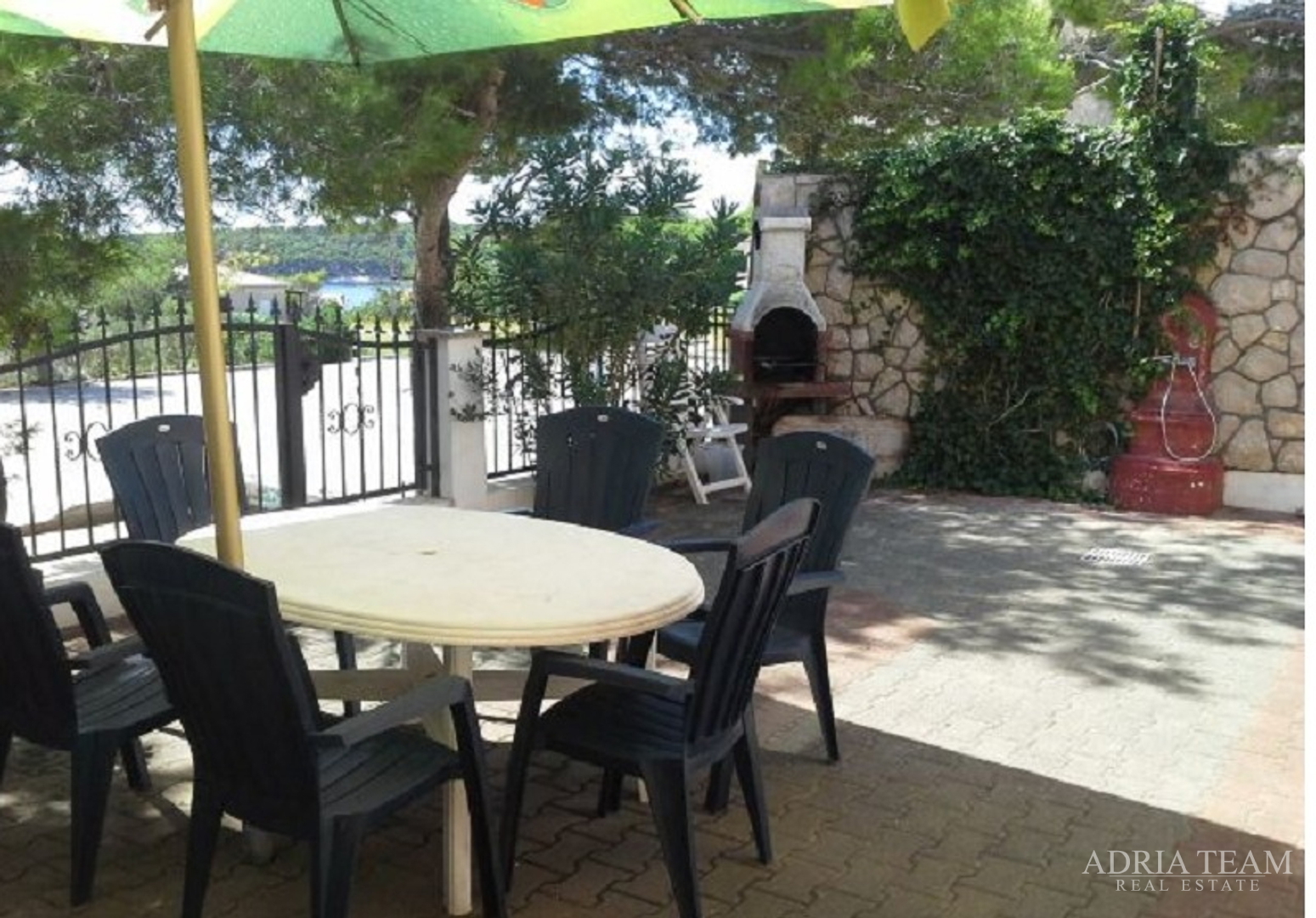 DVIJE APARTMANSKE KUĆE NA PRODAJU, OTOK RAB – BARBAT