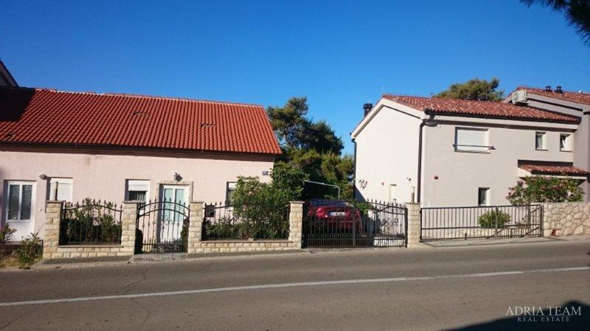 DVIJE APARTMANSKE KUĆE NA PRODAJU, OTOK RAB – BARBAT