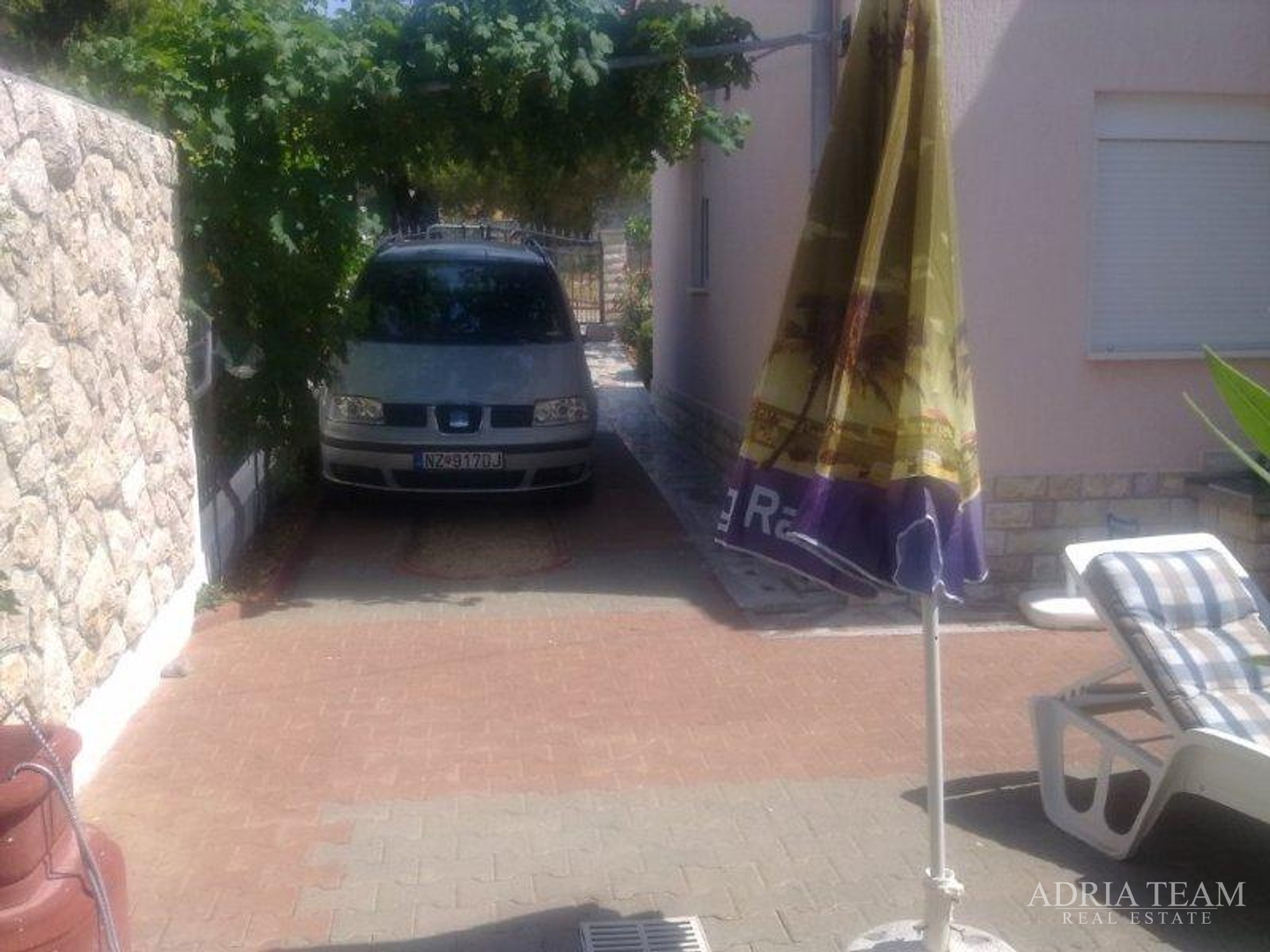 DVIJE APARTMANSKE KUĆE NA PRODAJU, OTOK RAB – BARBAT