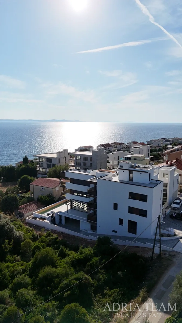 LUKSUZNI APARTMANI UDALJENI 80 m OD MORA, NOVOGRADNJA - KOŽINO