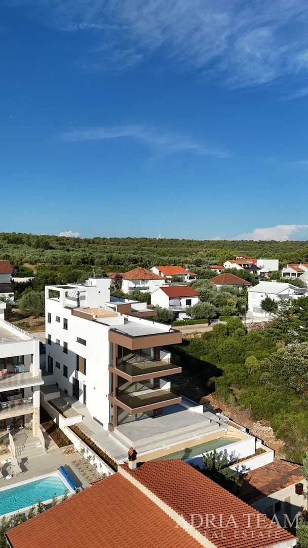 LUKSUZNI APARTMANI UDALJENI 80 m OD MORA, NOVOGRADNJA - KOŽINO