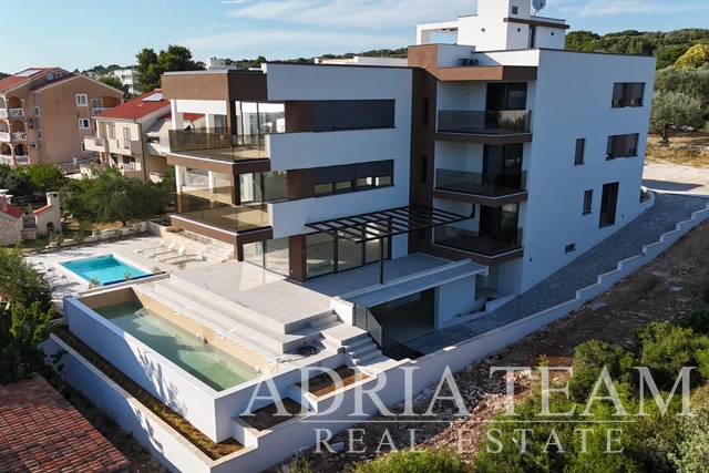 LUXUSWOHNUNGEN 80 M VOM MEER ENTFERNT, NEUBAU - KOŽINO