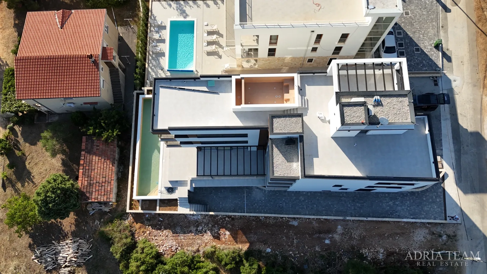 LUKSUZNI APARTMANI UDALJENI 80 m OD MORA, NOVOGRADNJA - KOŽINO