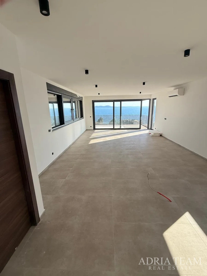 LUKSUZNI APARTMANI UDALJENI 80 m OD MORA, NOVOGRADNJA - KOŽINO