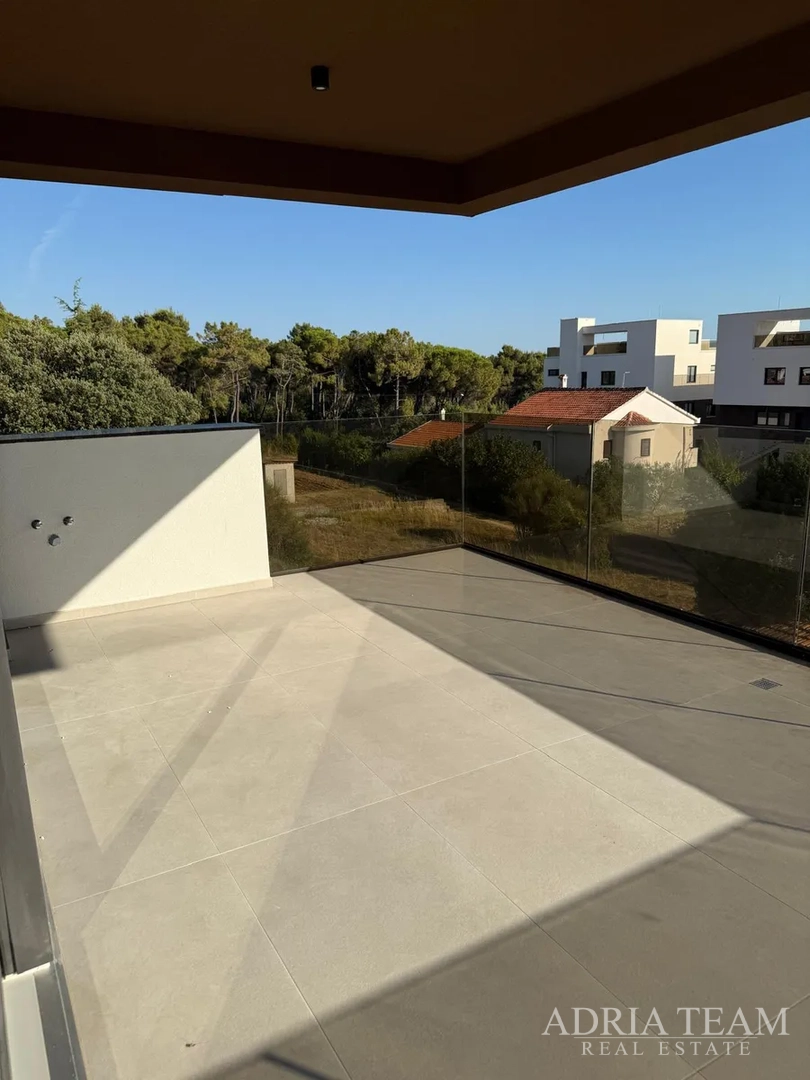 LUKSUZNI APARTMANI UDALJENI 80 m OD MORA, NOVOGRADNJA - KOŽINO