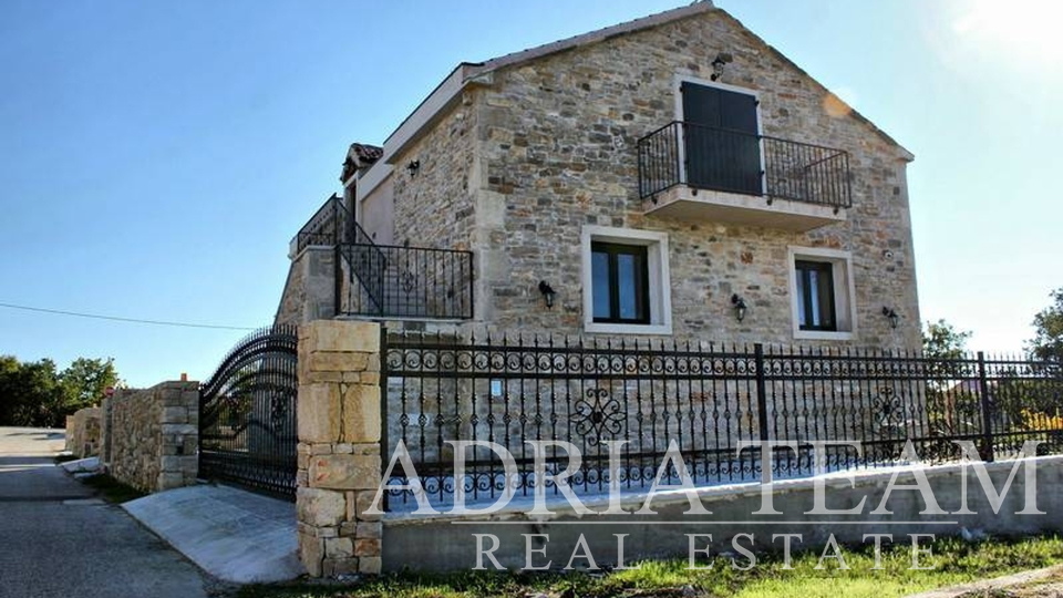 LUXURY STONE VILLA WITH POOL, NEAR ZADAR