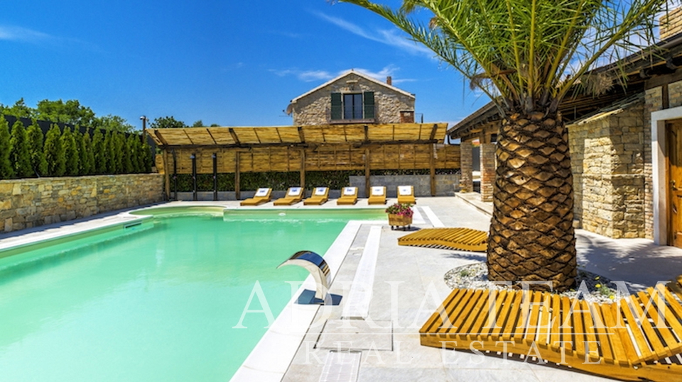 LUXURY STONE VILLA WITH POOL, NEAR ZADAR