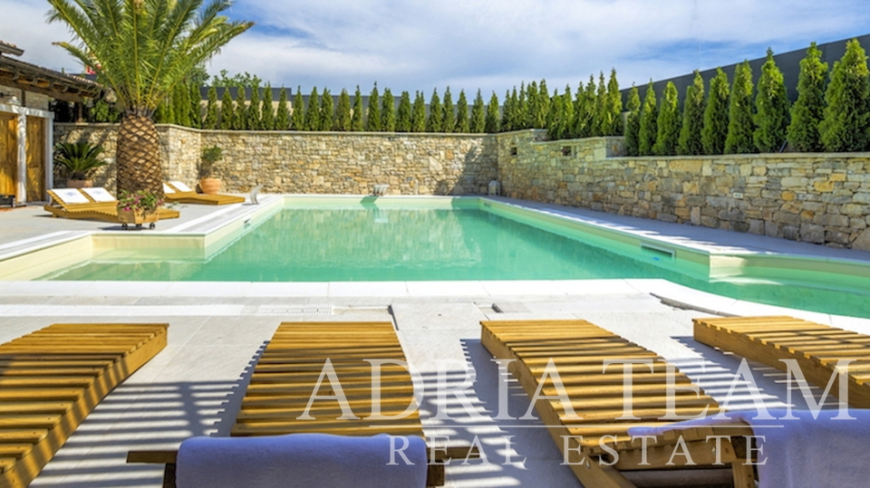 LUXURY STONE VILLA WITH POOL, NEAR ZADAR