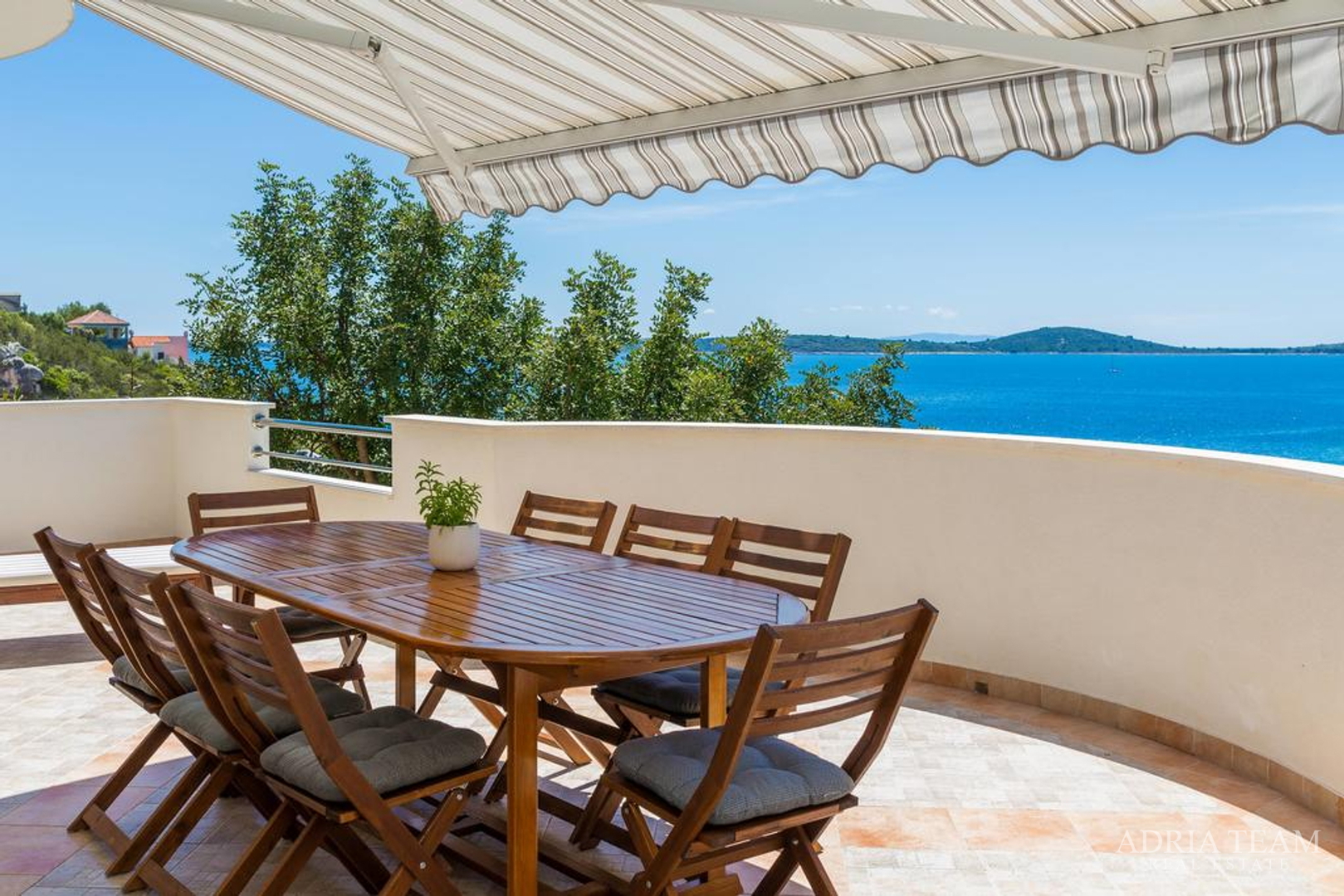 APARTMANSKA KUĆA, TROGIR