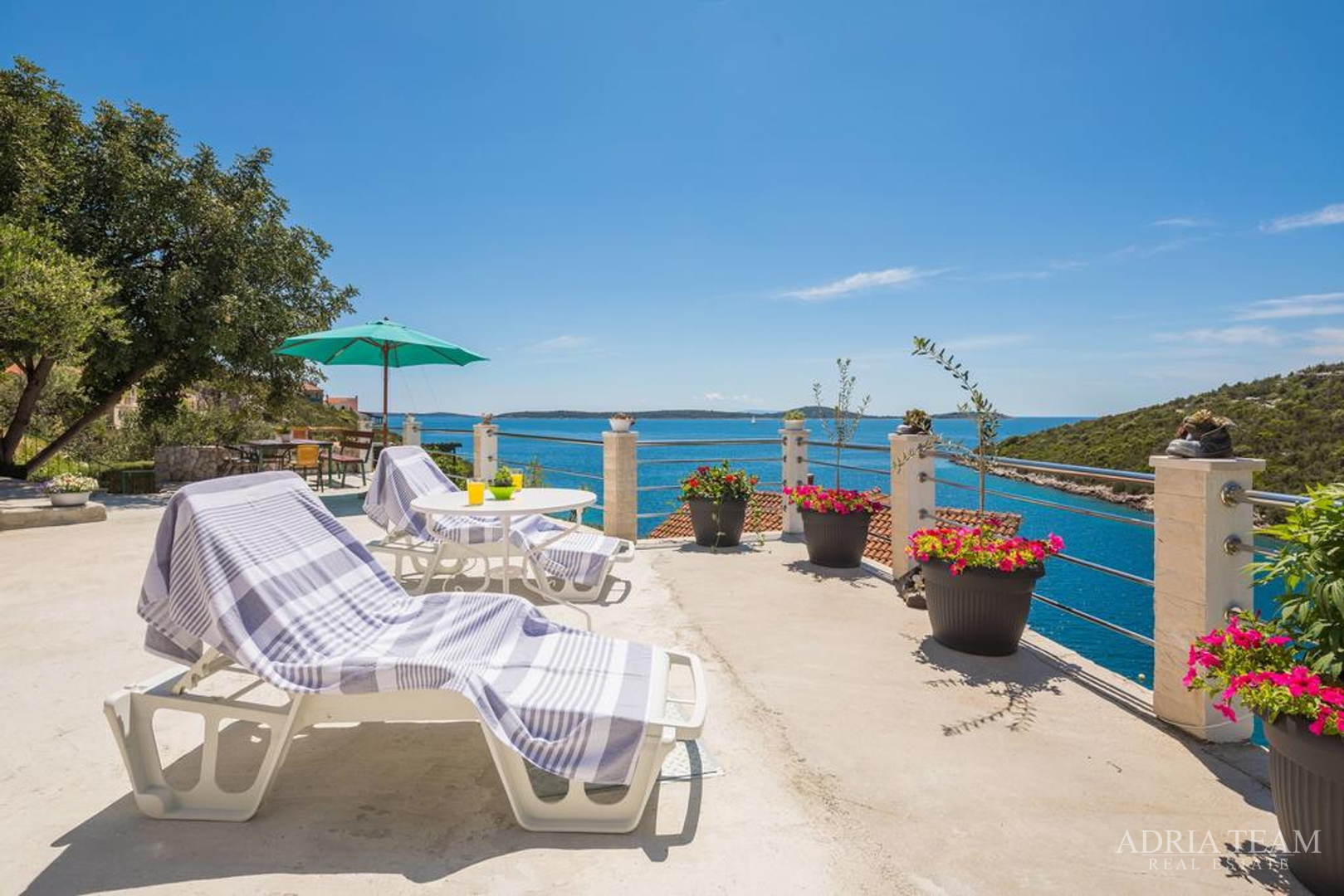APARTMANSKA KUĆA, TROGIR