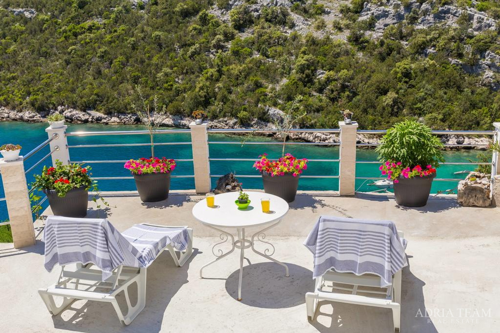APARTMANSKA KUĆA, TROGIR