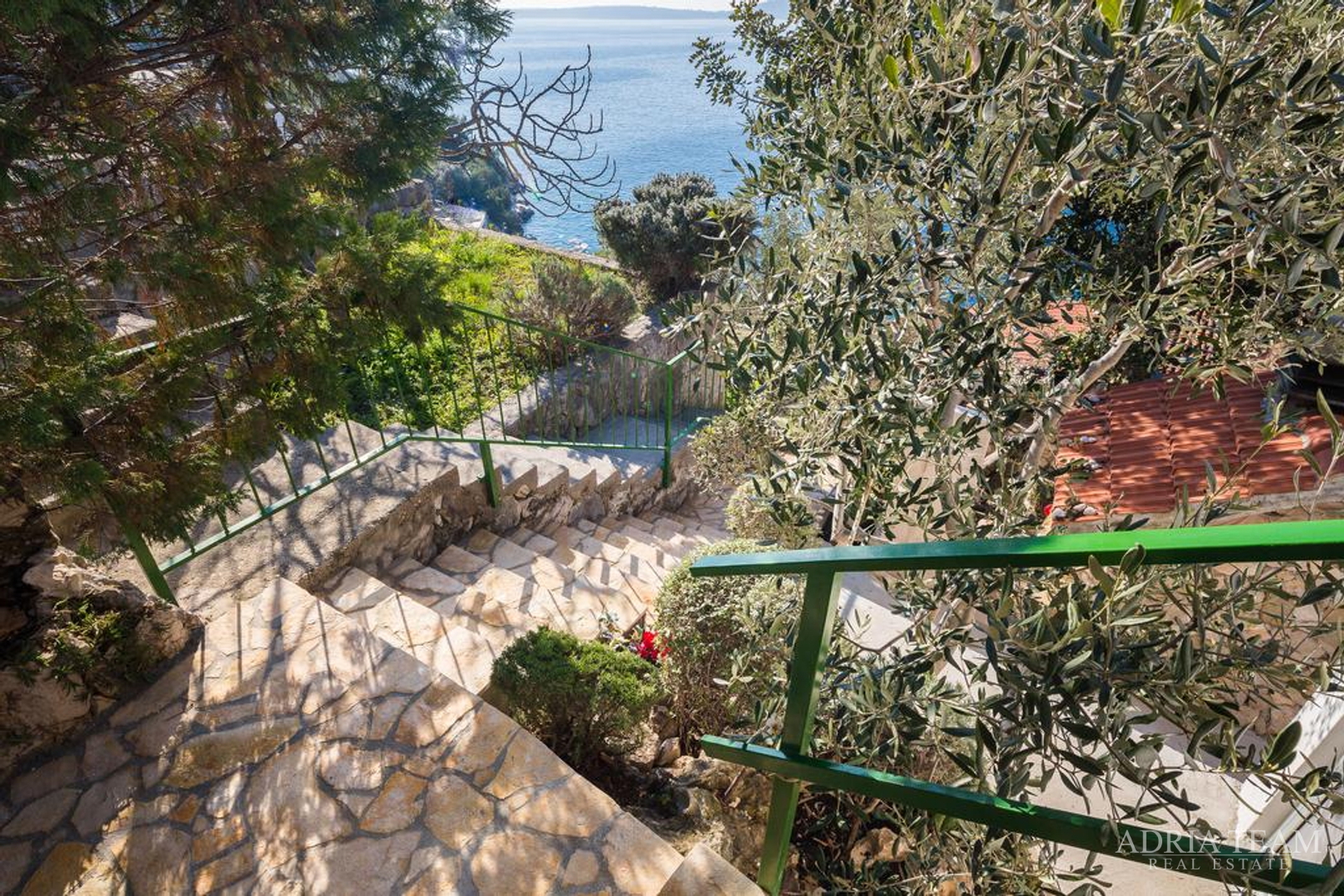 APARTMANSKA KUĆA, TROGIR