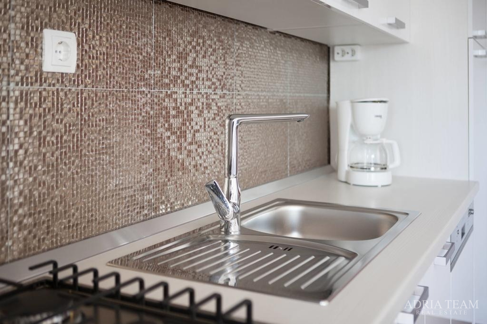 APARTMANSKA KUĆA, TROGIR