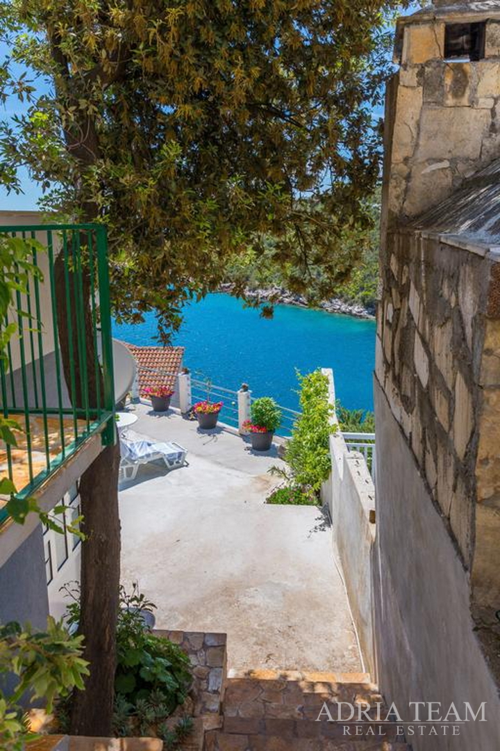 APARTMANSKA KUĆA, TROGIR