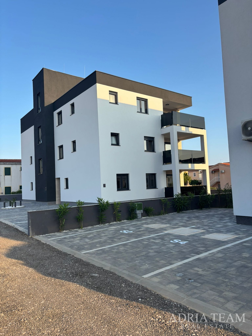 APARTMENT NEAR THE BEACH, NEW CONSTRUCTION, 150 m FROM THE SEA - PRIVLAKA