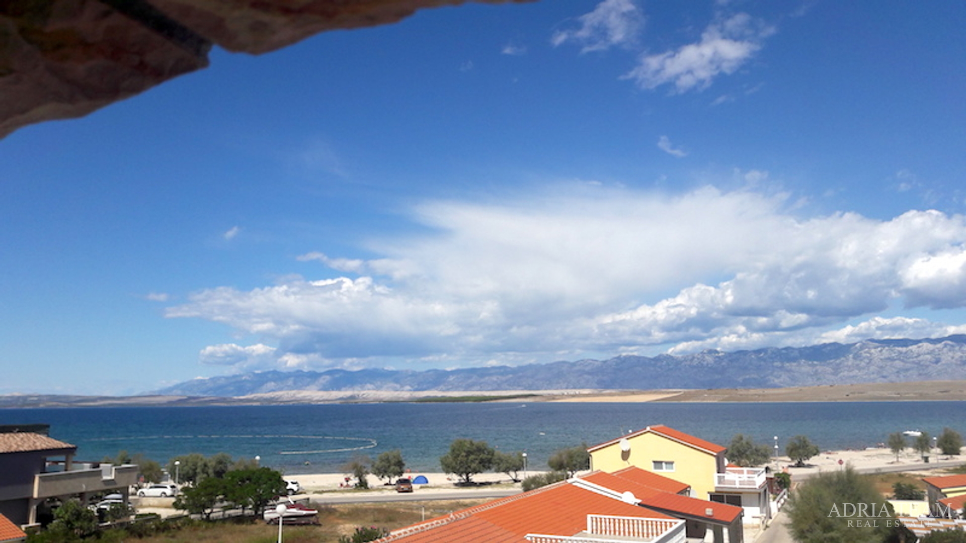 APARTMENT HOUSE - VIR