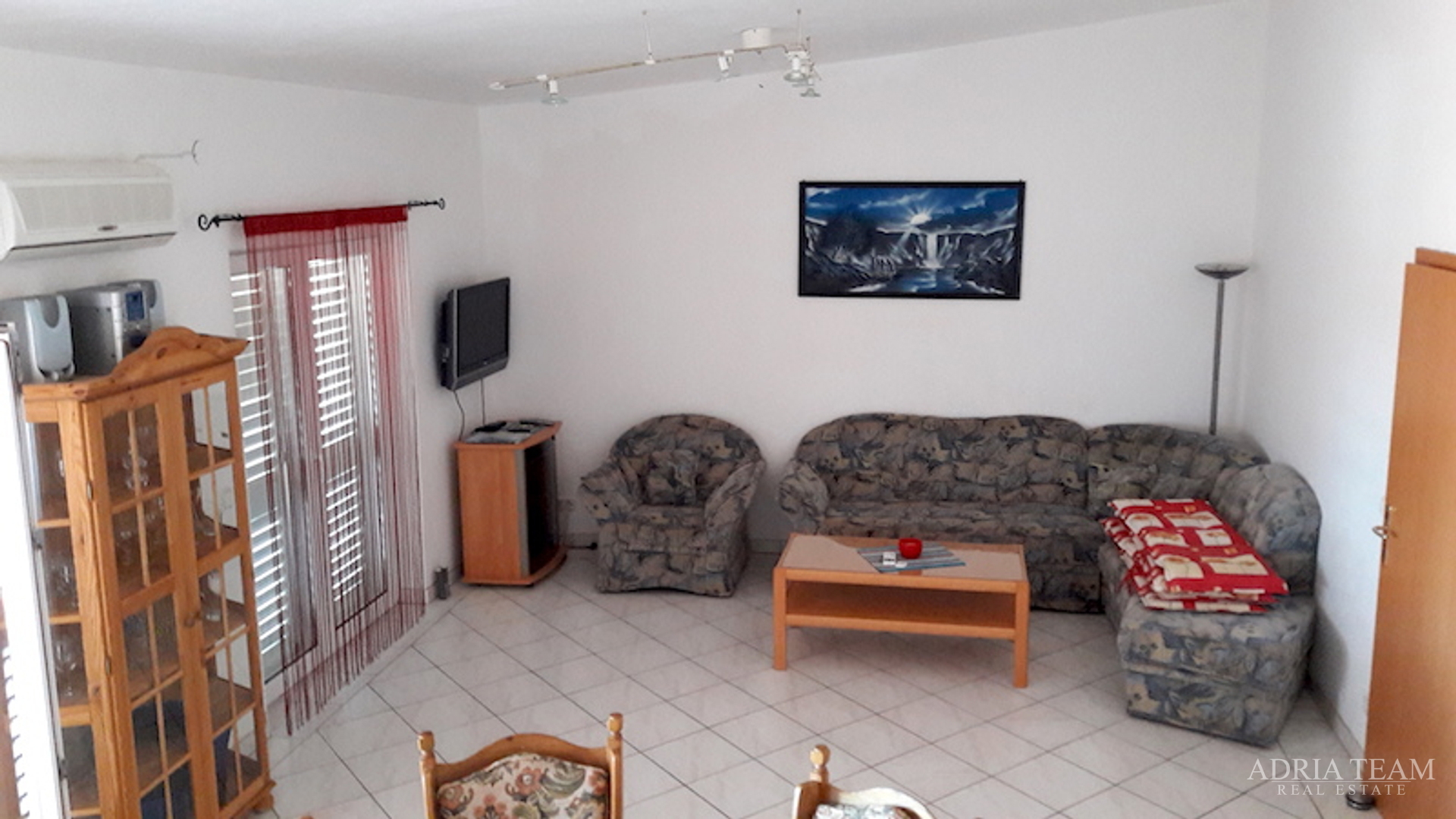 APARTMENT HOUSE - VIR