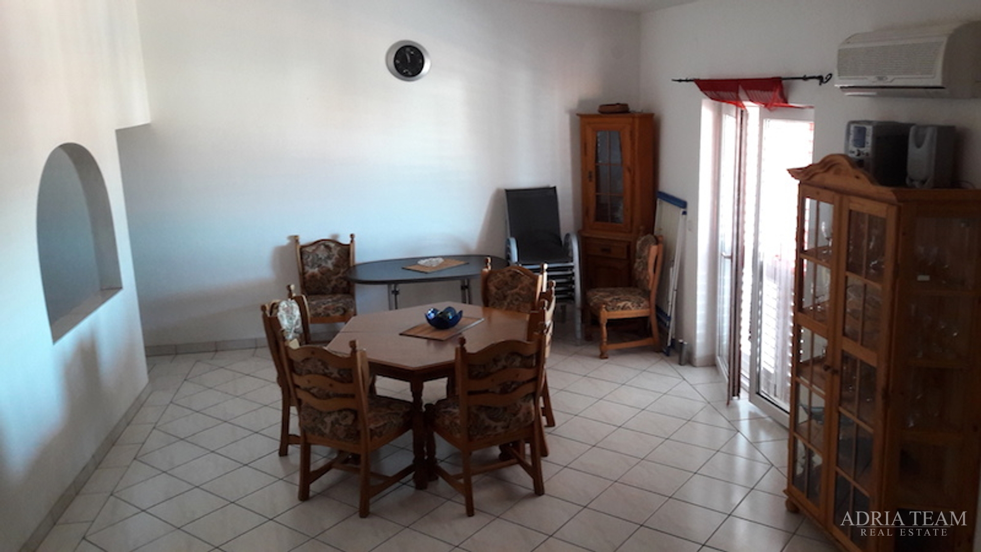 APARTMENT HOUSE - VIR