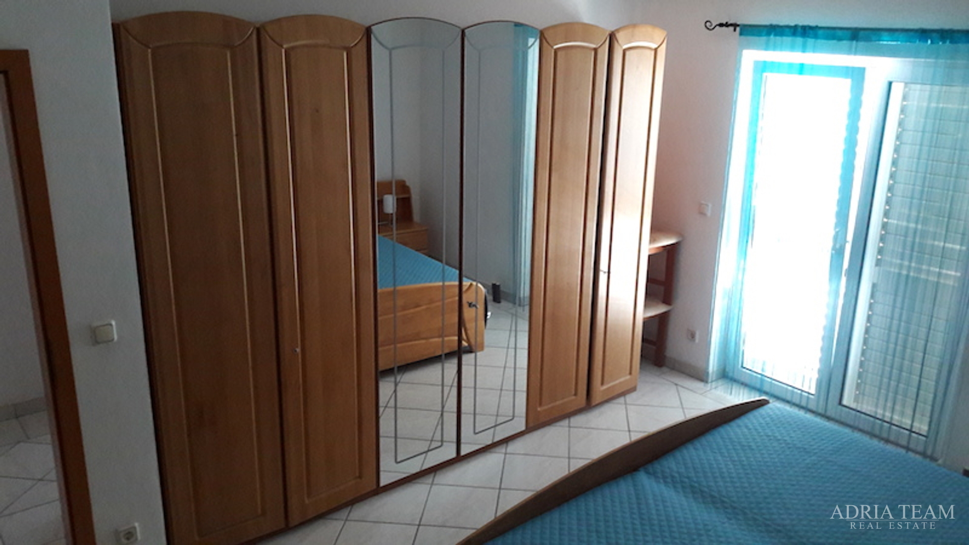 APARTMENT HOUSE - VIR