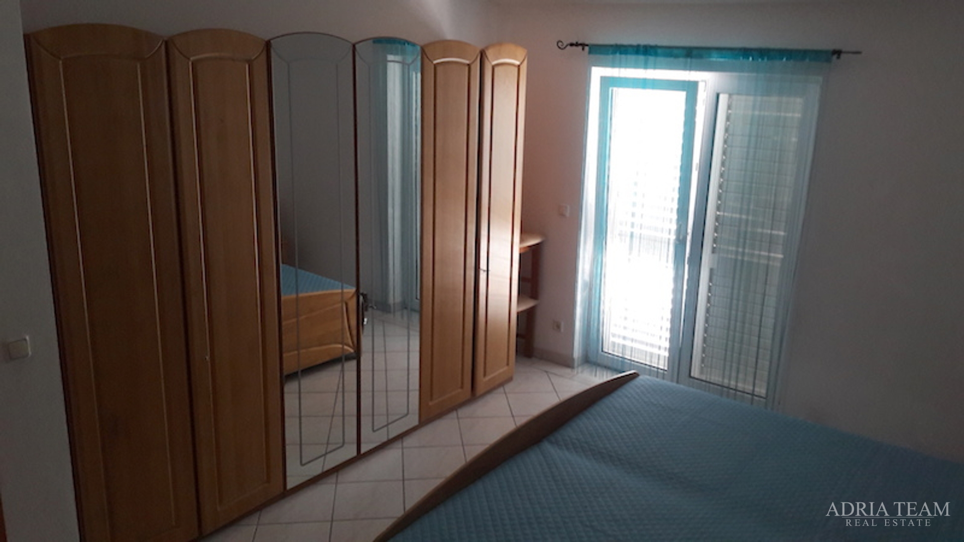 APARTMENT HOUSE - VIR