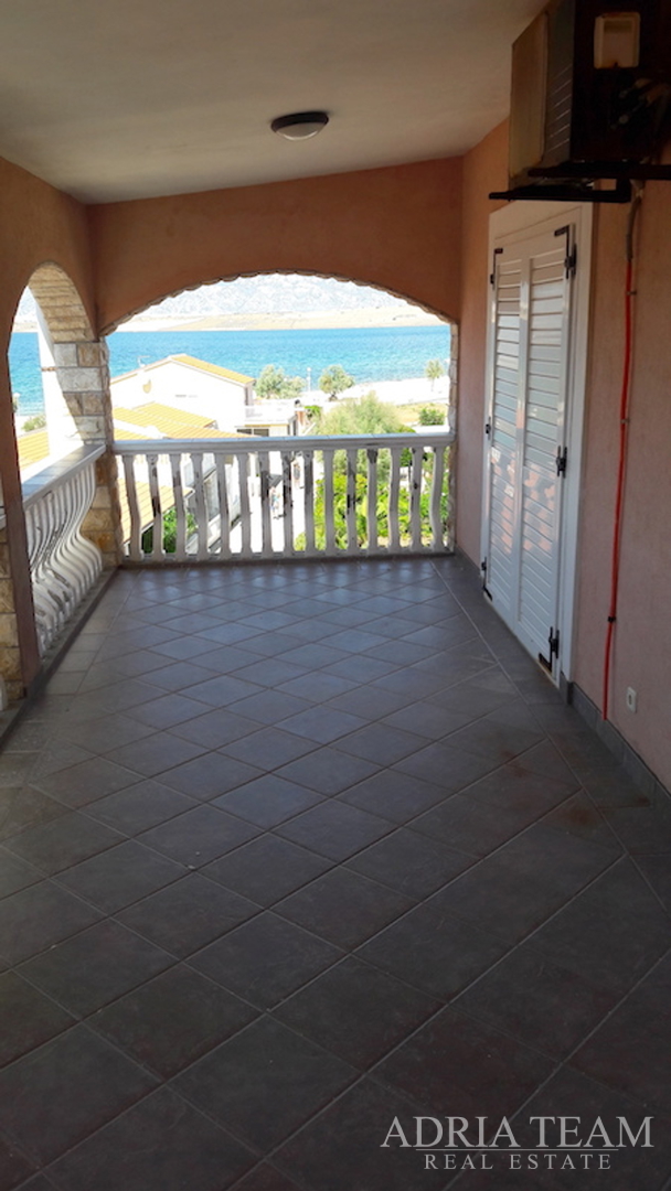 APARTMENT HOUSE - VIR