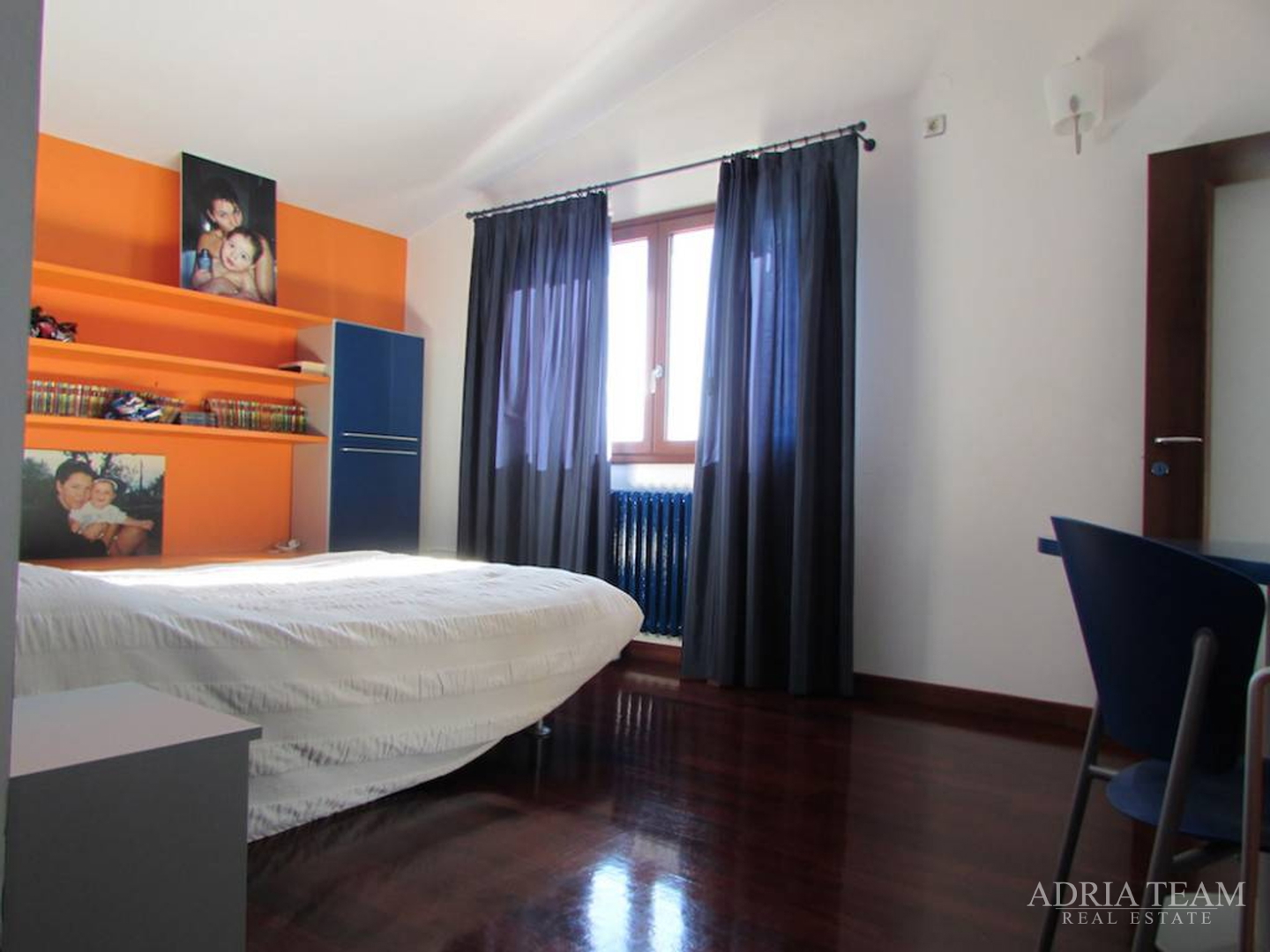 LUKSUZNA VILA S BAZENOM, RAŽANAC