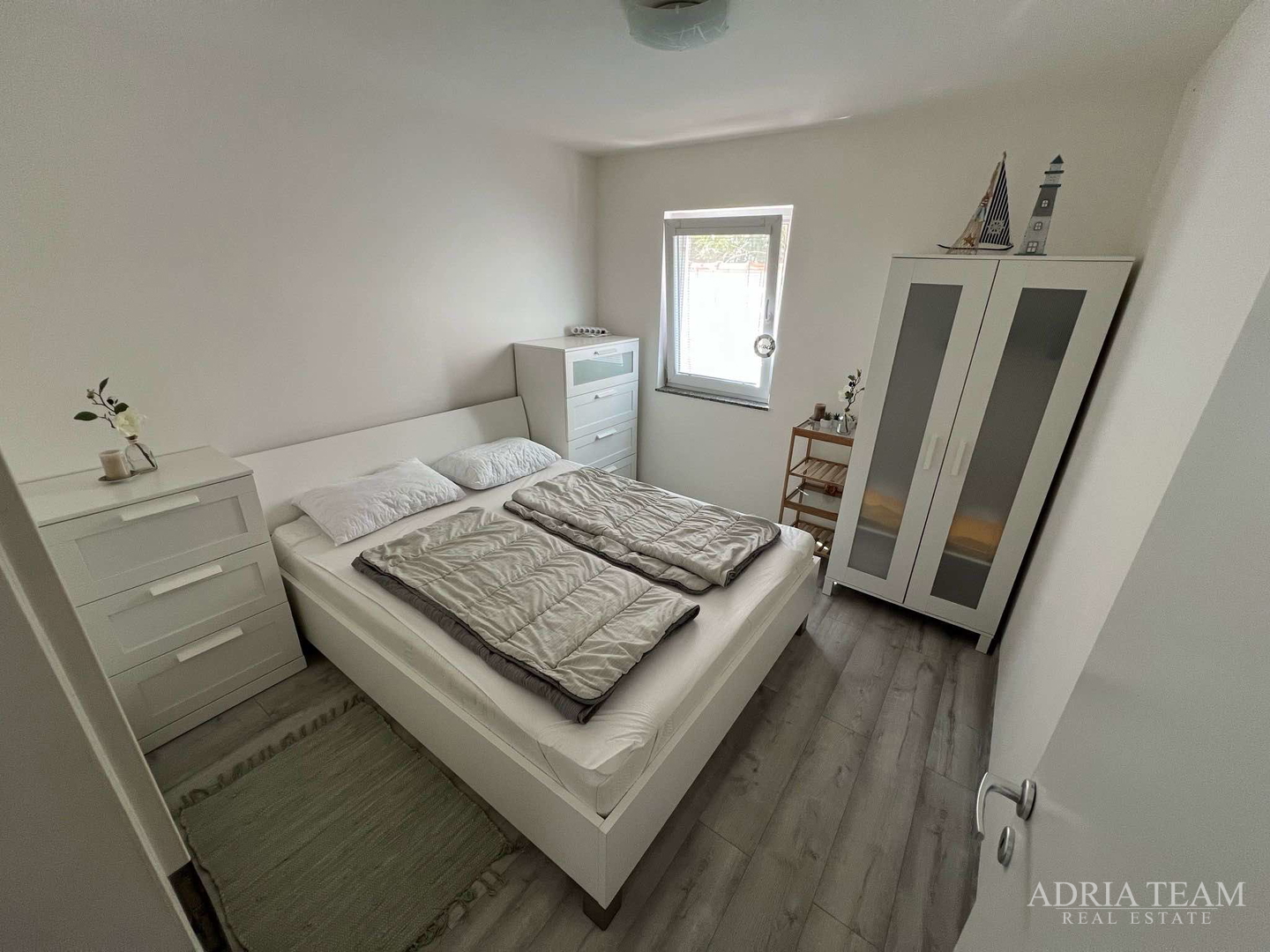 EINZIMMERAPARTMENT KOMPLETT RENOVIERT! 100 m VOM MEER, VIR - ZADAR