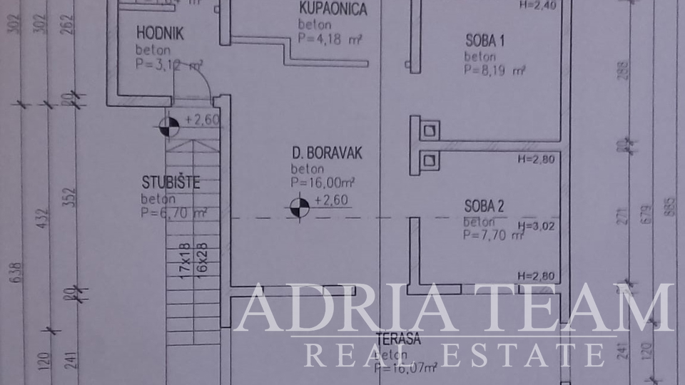 HOUSE WITH 2 RESIDENTIAL UNITS, 230 m FROM THE SEA, VIR