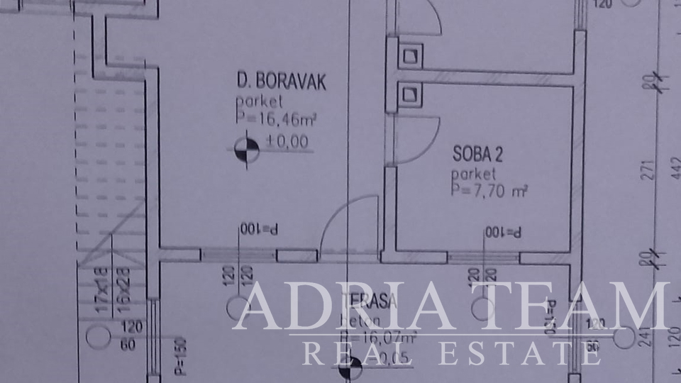 HOUSE WITH 2 RESIDENTIAL UNITS, 230 m FROM THE SEA, VIR