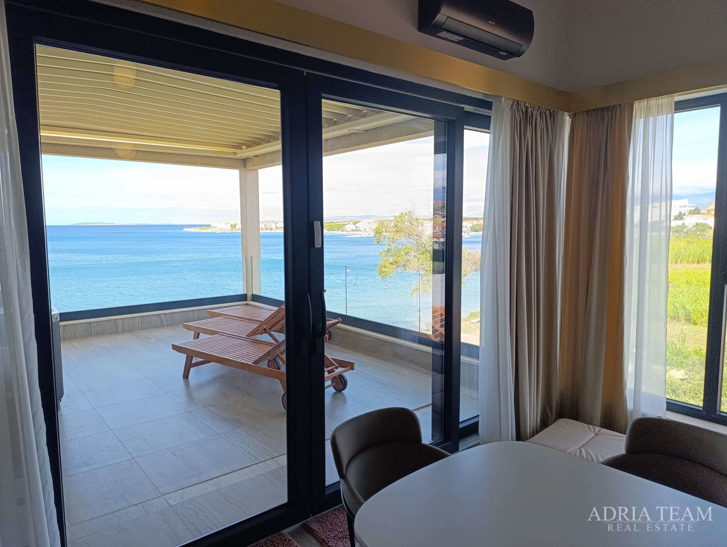 APARTMANI U NOVOGRADNJI, 20 m OD MORA - TOP POZICIJA!!! POVLJANA - PAG