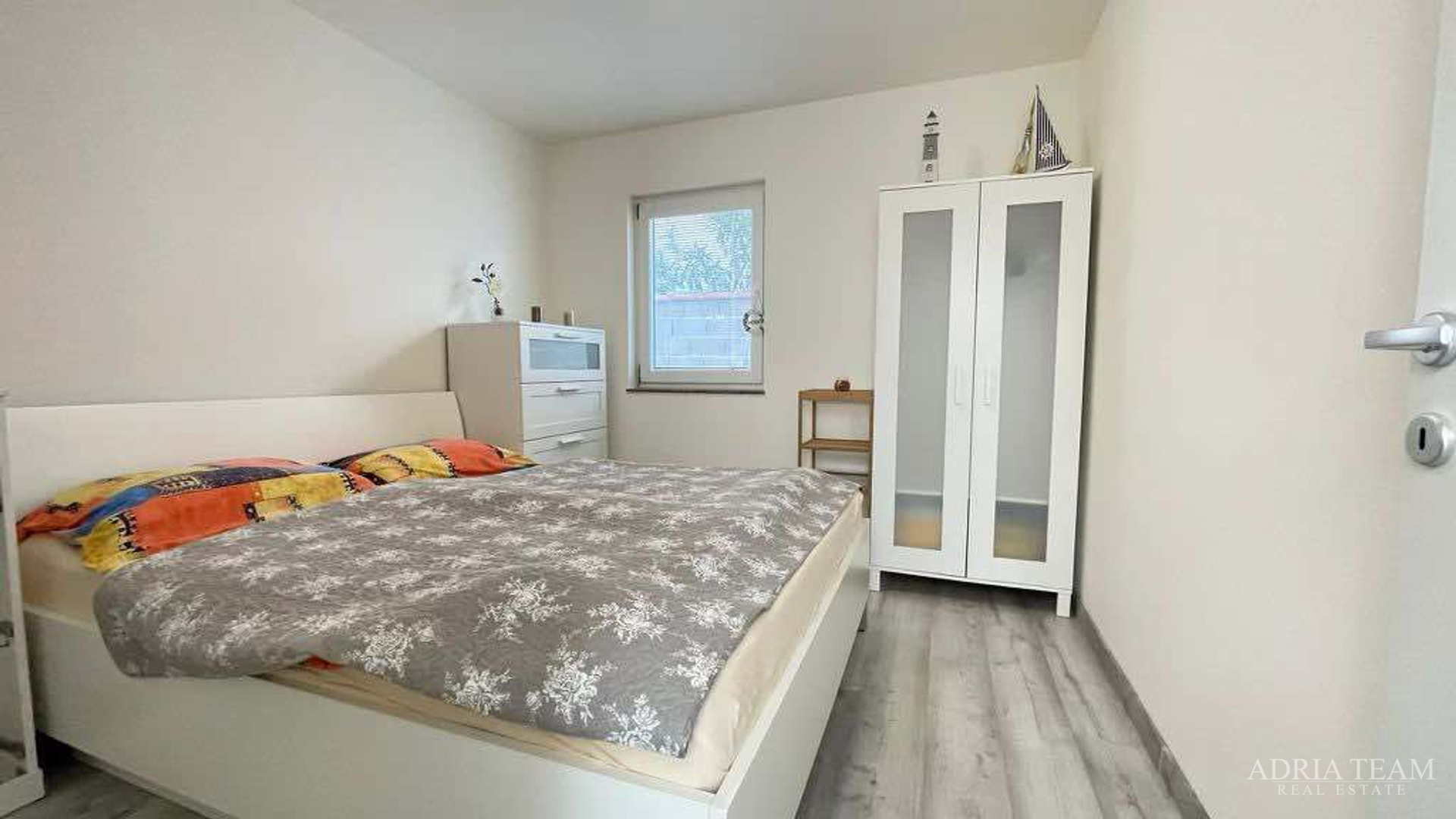 EINZIMMERAPARTMENT KOMPLETT RENOVIERT! 100 m VOM MEER, VIR - ZADAR