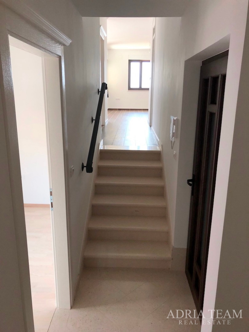 LUKSUZNI APARTMAN - 1. RED DO MORA