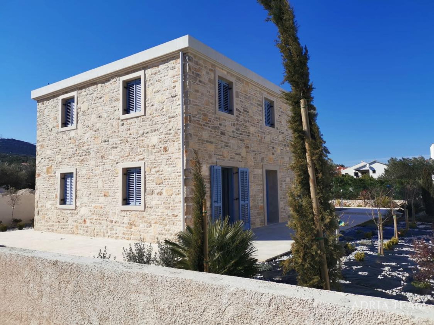 LUXUSVILLEN MIT POOL, 2. REIHE AM MEER, PAŠMAN