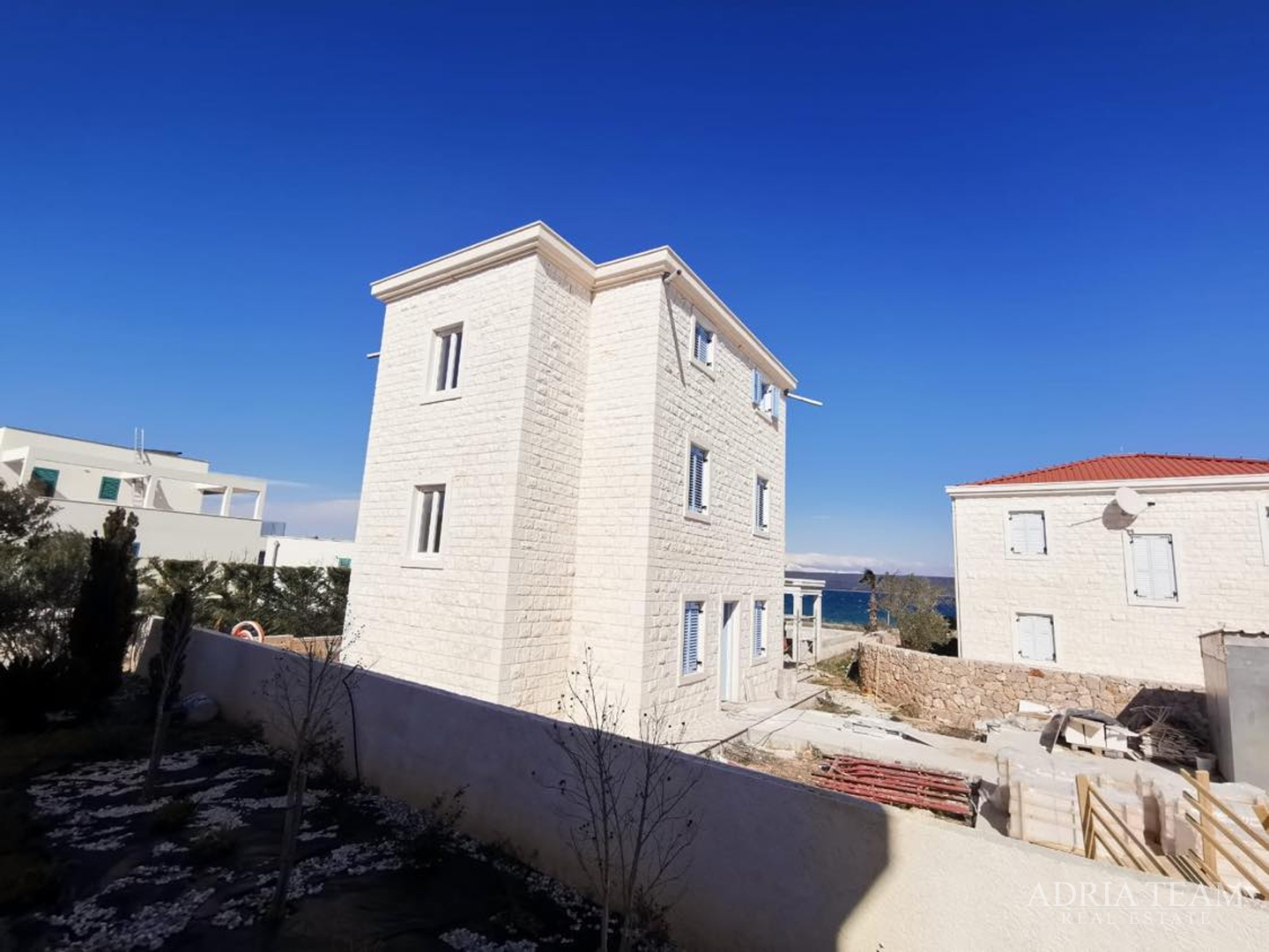 LUXUSVILLEN MIT POOL, 2. REIHE AM MEER, PAŠMAN