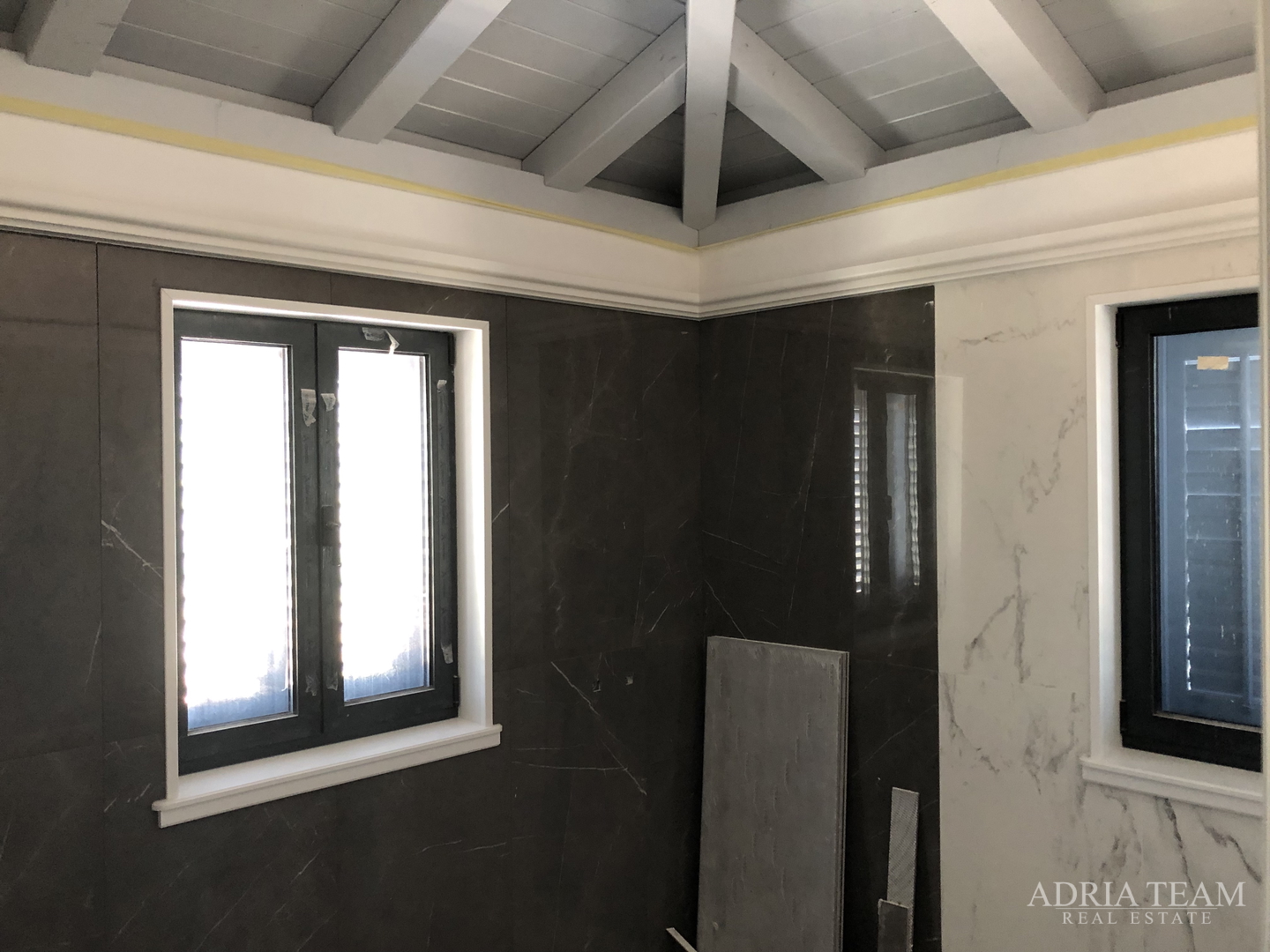 LUXUSVILLEN MIT POOL, 2. REIHE AM MEER, PAŠMAN