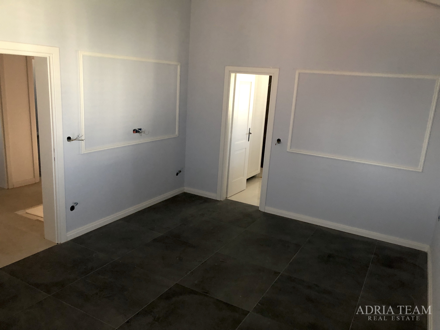 LUXUSVILLEN MIT POOL, 2. REIHE AM MEER, PAŠMAN