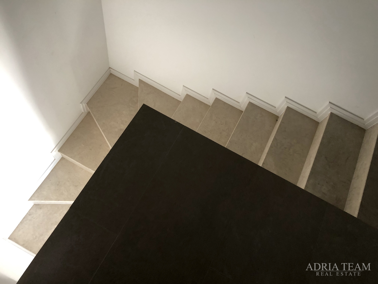 LUXUSVILLEN MIT POOL, 2. REIHE AM MEER, PAŠMAN