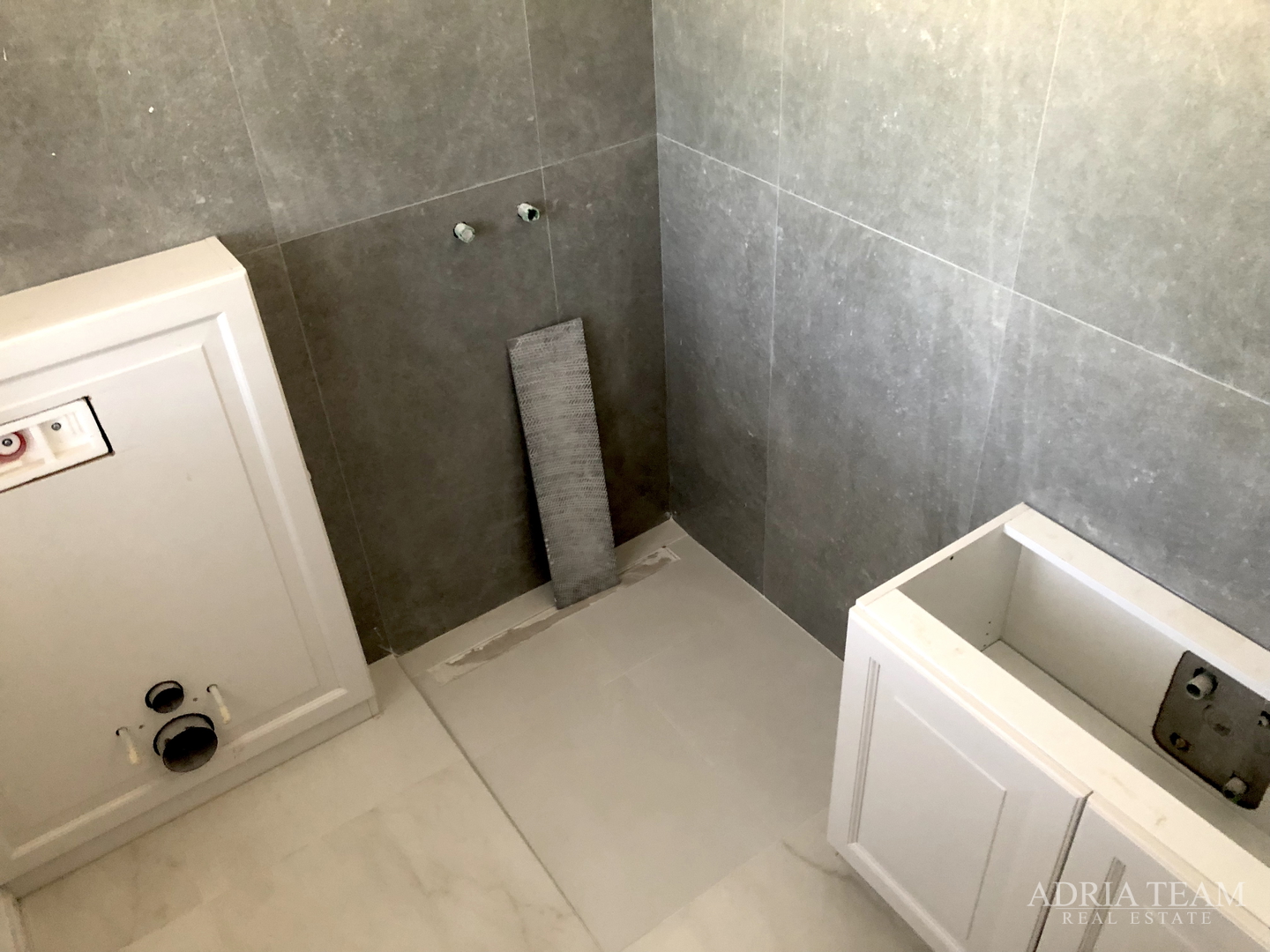 LUXUSVILLEN MIT POOL, 2. REIHE AM MEER, PAŠMAN