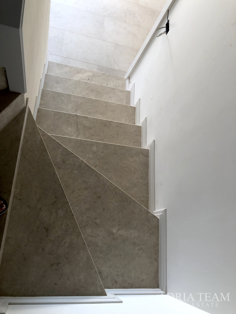 LUXUSVILLEN MIT POOL, 2. REIHE AM MEER, PAŠMAN