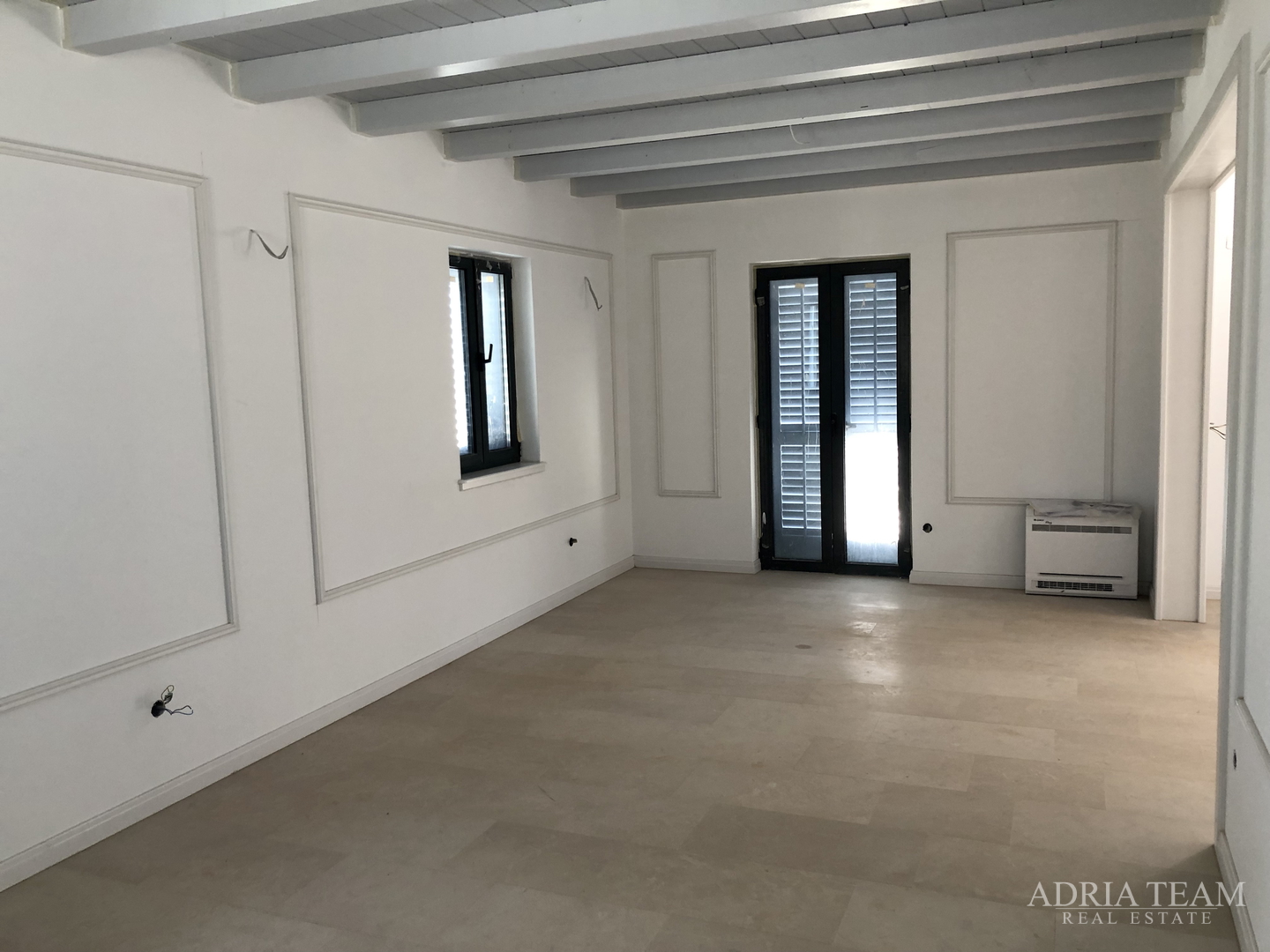 LUXUSVILLEN MIT POOL, 2. REIHE AM MEER, PAŠMAN