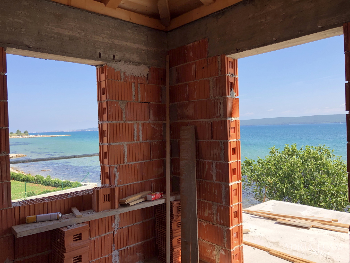 LUXUSVILLEN MIT POOL, 2. REIHE AM MEER, PAŠMAN