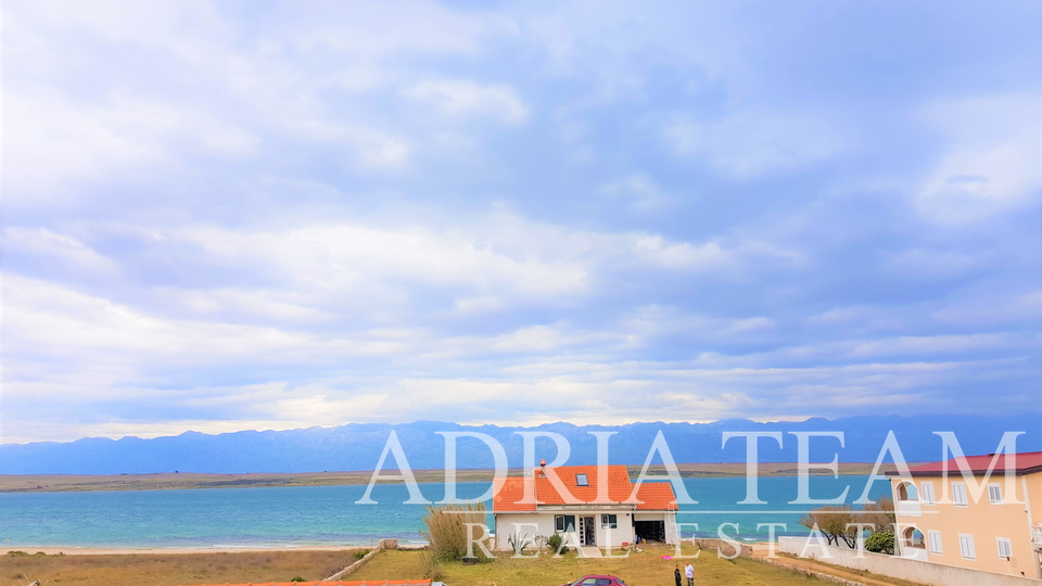 APARTMENT HOUSE WITH 4 APARTMENTS, 80 m FROM THE SEA, VIR