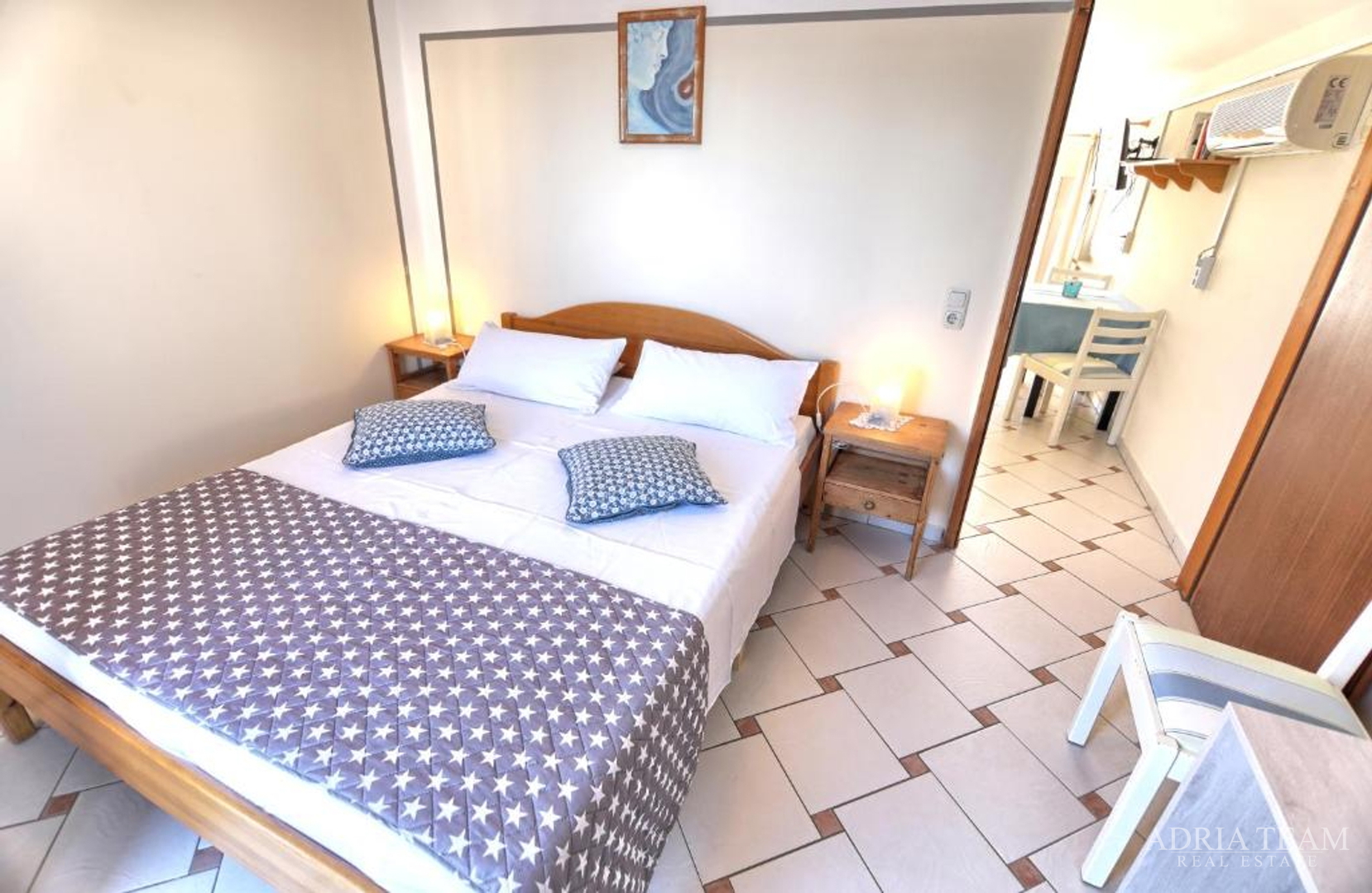 KUĆA S TRI STAMBENE JEDINICE I UREĐENIM VRTOM - NEVIĐANE, PAŠMAN