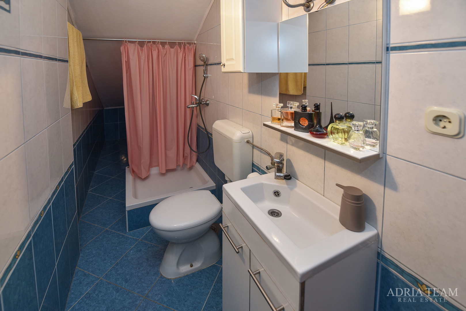 APARTMENTS IN A HOUSE, 150 M FROM THE SEA - PAG