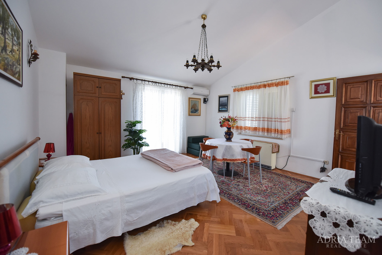 APARTMENTS IN A HOUSE, 150 M FROM THE SEA - PAG