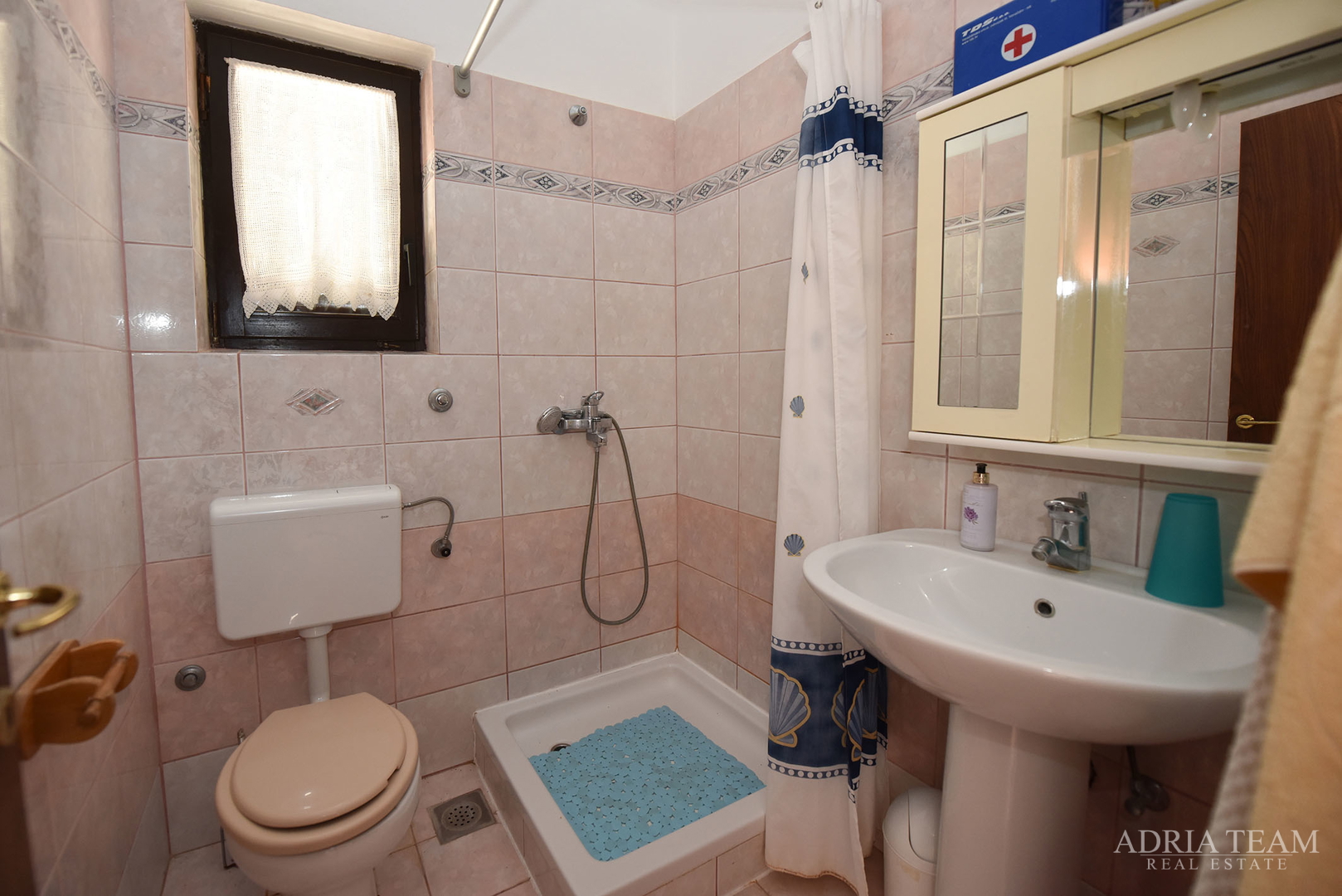 APARTMENTS IN A HOUSE, 150 M FROM THE SEA - PAG