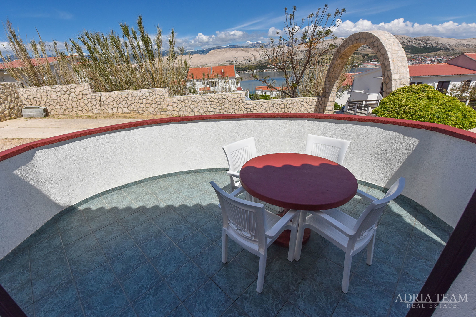 APARTMENTS IN A HOUSE, 150 M FROM THE SEA - PAG